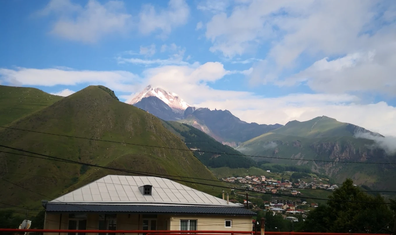 Hotel Sweet Night – Spectacular Mountain Stay in Stepantsminda N°1